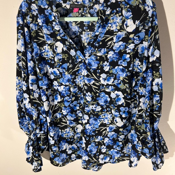 Vince Camuto women’s 1x Blue and Black Floral Blouse nwt cottagecore office top - Picture 2 of 13